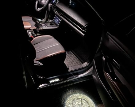 Білий Мазда МХ-3, об'ємом двигуна 0 л та пробігом 26 тис. км за 18000 $, фото 5 на Automoto.ua