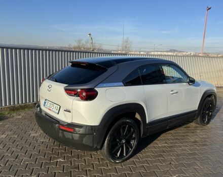Білий Мазда МХ-3, об'ємом двигуна 0 л та пробігом 26 тис. км за 18000 $, фото 11 на Automoto.ua