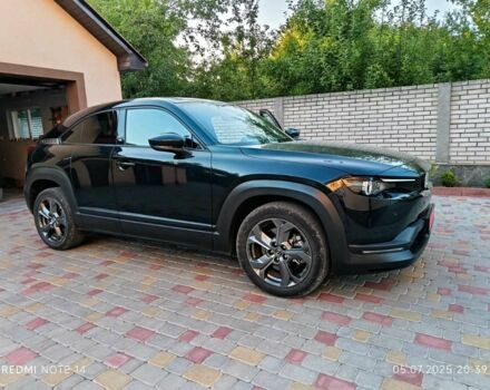 Чорний Мазда МХ-3, об'ємом двигуна 0 л та пробігом 96 тис. км за 13550 $, фото 5 на Automoto.ua