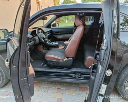 Чорний Мазда МХ-3, об'ємом двигуна 0 л та пробігом 96 тис. км за 13550 $, фото 6 на Automoto.ua