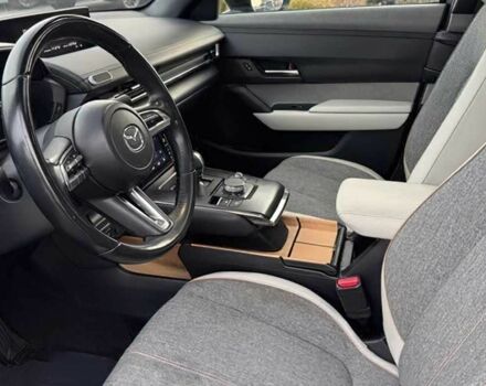 Чорний Мазда МХ-3, об'ємом двигуна 0 л та пробігом 10 тис. км за 11000 $, фото 9 на Automoto.ua