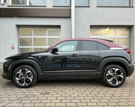 Черный Мазда МХ-3, объемом двигателя 0.8 л и пробегом 23 тыс. км за 10400 $, фото 3 на Automoto.ua