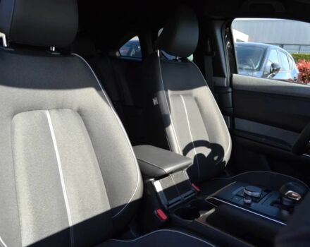 Чорний Мазда МХ-3, об'ємом двигуна 2.4 л та пробігом 23 тис. км за 7100 $, фото 5 на Automoto.ua