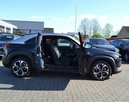 Чорний Мазда МХ-3, об'ємом двигуна 2.4 л та пробігом 23 тис. км за 7100 $, фото 4 на Automoto.ua