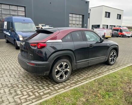 Черный Мазда МХ-3, объемом двигателя 0 л и пробегом 25 тыс. км за 10000 $, фото 3 на Automoto.ua