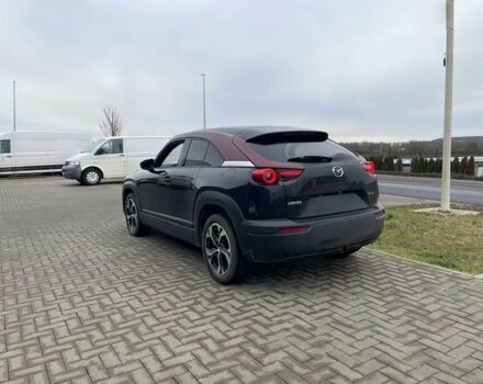 Черный Мазда МХ-3, объемом двигателя 0 л и пробегом 25 тыс. км за 10000 $, фото 5 на Automoto.ua