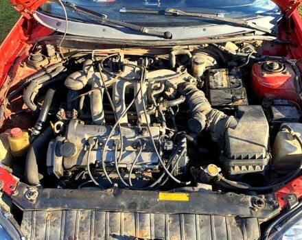 Червоний Мазда МХ-3, об'ємом двигуна 1.8 л та пробігом 0 тис. км за 1100 $, фото 7 на Automoto.ua