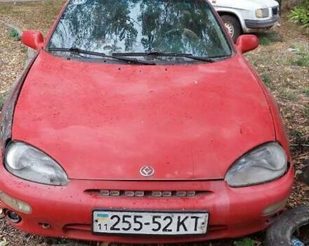 Красный Мазда МХ-3, объемом двигателя 1.6 л и пробегом 250 тыс. км за 1300 $, фото 2 на Automoto.ua