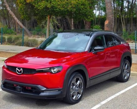 Красный Мазда МХ-3, объемом двигателя 0 л и пробегом 18 тыс. км за 17000 $, фото 1 на Automoto.ua