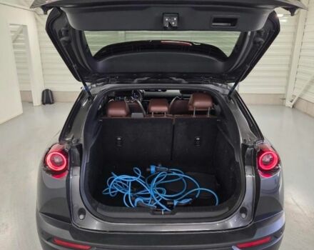 Сірий Мазда МХ-3, об'ємом двигуна 0 л та пробігом 105 тис. км за 14800 $, фото 6 на Automoto.ua