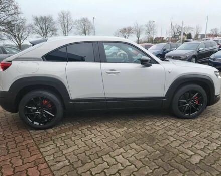 Серый Мазда МХ-3, объемом двигателя 0 л и пробегом 19 тыс. км за 6700 $, фото 7 на Automoto.ua