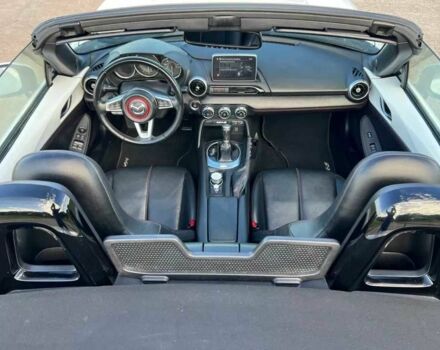 Белый Мазда МХ-5, объемом двигателя 2 л и пробегом 30 тыс. км за 2900 $, фото 10 на Automoto.ua