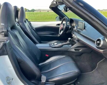 Белый Мазда МХ-5, объемом двигателя 2 л и пробегом 30 тыс. км за 2900 $, фото 12 на Automoto.ua