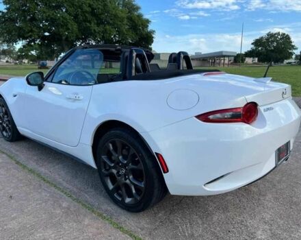 Белый Мазда МХ-5, объемом двигателя 2 л и пробегом 30 тыс. км за 2900 $, фото 4 на Automoto.ua