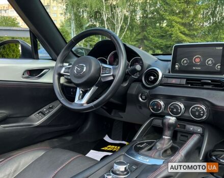 Білий Мазда МХ-5, об'ємом двигуна 2 л та пробігом 97 тис. км за 14900 $, фото 22 на Automoto.ua