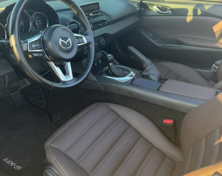 Белый Мазда МХ-5, объемом двигателя 2 л и пробегом 148 тыс. км за 15000 $, фото 6 на Automoto.ua