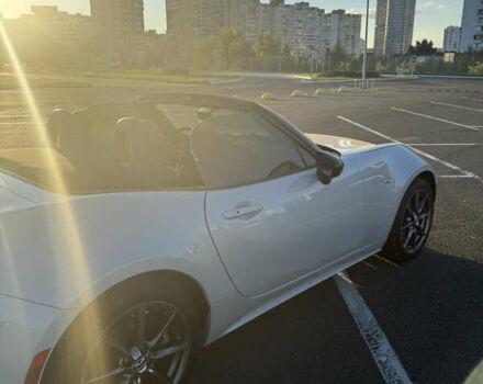 Белый Мазда МХ-5, объемом двигателя 2 л и пробегом 148 тыс. км за 15000 $, фото 4 на Automoto.ua