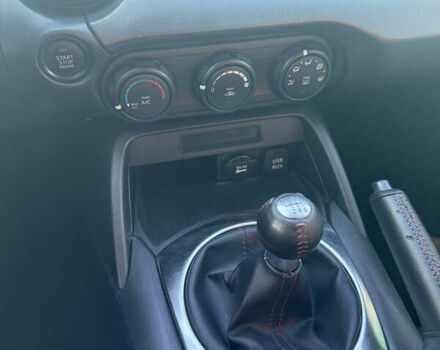 Белый Мазда МХ-5, объемом двигателя 2 л и пробегом 148 тыс. км за 15000 $, фото 9 на Automoto.ua