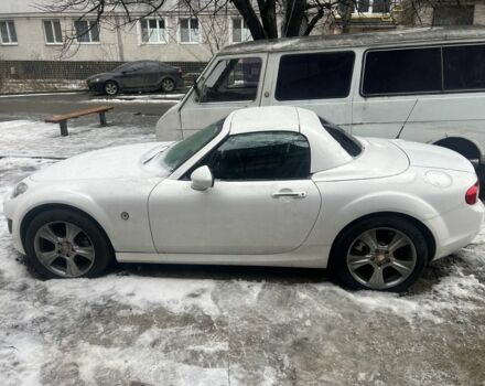 Белый Мазда МХ-5, объемом двигателя 2 л и пробегом 90 тыс. км за 5500 $, фото 1 на Automoto.ua