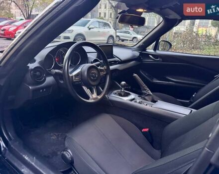 Черный Мазда МХ-5, объемом двигателя 2 л и пробегом 43 тыс. км за 20000 $, фото 3 на Automoto.ua