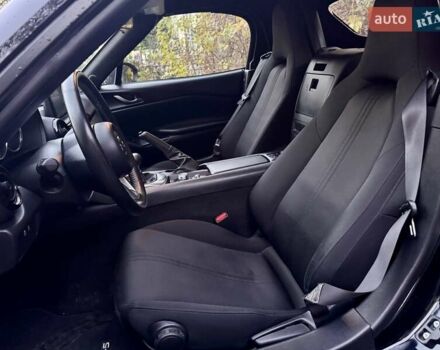 Черный Мазда МХ-5, объемом двигателя 2 л и пробегом 43 тыс. км за 20000 $, фото 4 на Automoto.ua