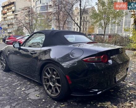 Черный Мазда МХ-5, объемом двигателя 2 л и пробегом 43 тыс. км за 20000 $, фото 2 на Automoto.ua