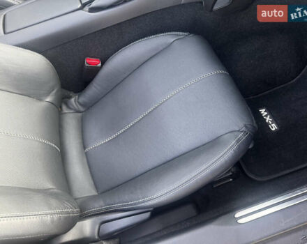 Черный Мазда МХ-5, объемом двигателя 2 л и пробегом 17 тыс. км за 25500 $, фото 23 на Automoto.ua