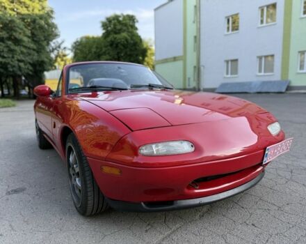 Красный Мазда МХ-5, объемом двигателя 1.6 л и пробегом 263 тыс. км за 10000 $, фото 1 на Automoto.ua