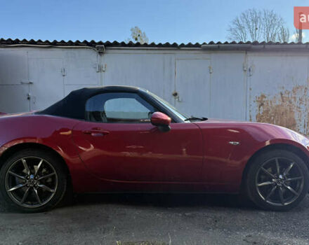 Красный Мазда МХ-5, объемом двигателя 2 л и пробегом 40 тыс. км за 19000 $, фото 4 на Automoto.ua