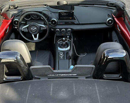 Красный Мазда МХ-5, объемом двигателя 2 л и пробегом 40 тыс. км за 19000 $, фото 11 на Automoto.ua