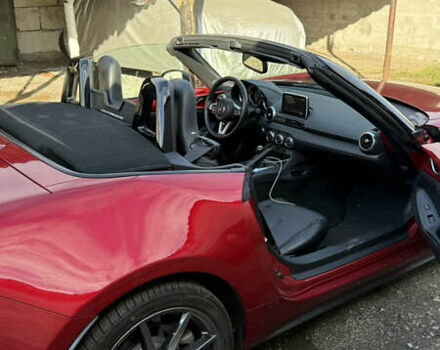 Красный Мазда МХ-5, объемом двигателя 2 л и пробегом 40 тыс. км за 19000 $, фото 2 на Automoto.ua