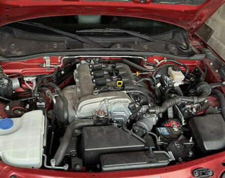 Красный Мазда МХ-5, объемом двигателя 2 л и пробегом 40 тыс. км за 19000 $, фото 17 на Automoto.ua