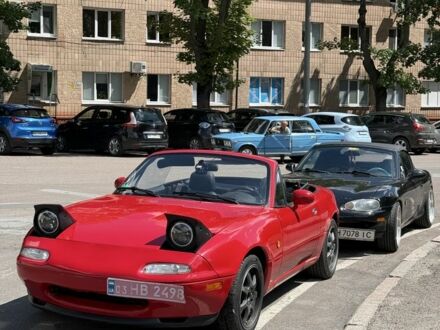 Мазда МХ-5 1997 в Ровно на Automoto.ua Красный Мазда МХ-5, объемом двигателя 1.6 л и пробегом 263 тыс. км за 11788 $, фото 1 на Automoto.ua