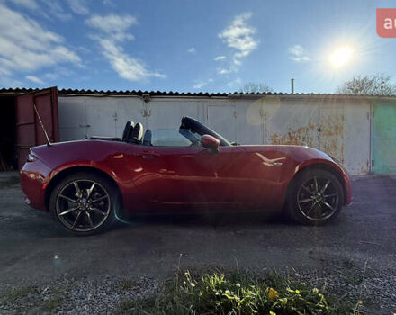 Красный Мазда МХ-5, объемом двигателя 2 л и пробегом 40 тыс. км за 19000 $, фото 1 на Automoto.ua