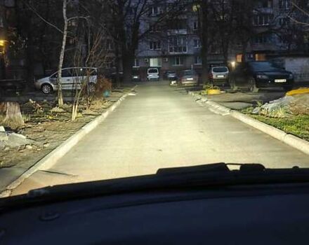 Серый Мазда Премаси, объемом двигателя 1.8 л и пробегом 245 тыс. км за 4500 $, фото 4 на Automoto.ua