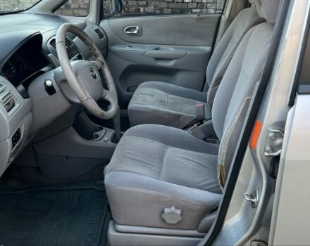 Серый Мазда Премаси, объемом двигателя 2 л и пробегом 290 тыс. км за 1299 $, фото 6 на Automoto.ua