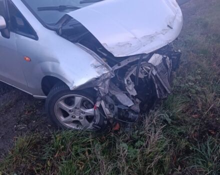 Серый Мазда Премаси, объемом двигателя 1.8 л и пробегом 234 тыс. км за 1800 $, фото 2 на Automoto.ua