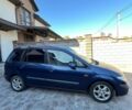 Синій Мазда Премасі, об'ємом двигуна 2 л та пробігом 345 тис. км за 1600 $, фото 2 на Automoto.ua