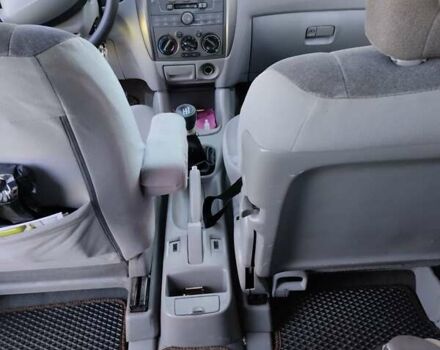 Зеленый Мазда Премаси, объемом двигателя 1.84 л и пробегом 300 тыс. км за 3600 $, фото 2 на Automoto.ua