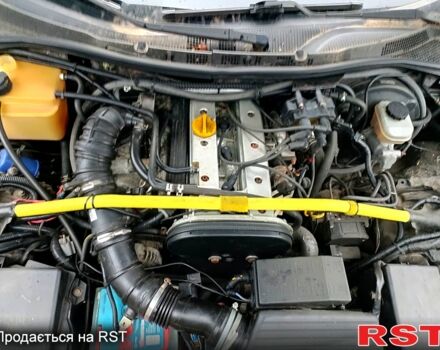 Черный Мазда РХ-8, объемом двигателя 1.8 л и пробегом 147 тыс. км за 9600 $, фото 4 на Automoto.ua