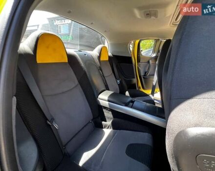 Жовтий Мазда РХ-8, об'ємом двигуна 1.31 л та пробігом 131 тис. км за 5000 $, фото 24 на Automoto.ua