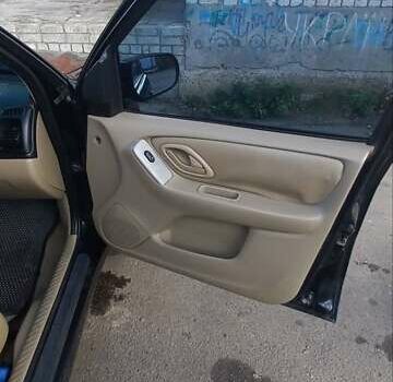 Мазда Трибьют 2005 в Шостке на Automoto.ua Черный Мазда Трибьют, объемом двигателя 2.97 л и пробегом 141 тыс. км за 5500 $, фото 9 на Automoto.ua
