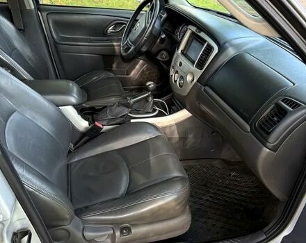 Мазда Трибьют, объемом двигателя 2.3 л и пробегом 170 тыс. км за 4200 $, фото 3 на Automoto.ua