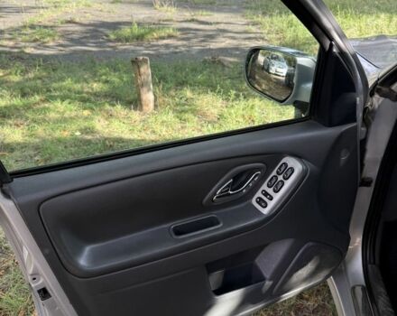Сірий Мазда Трибьют, об'ємом двигуна 2.3 л та пробігом 160 тис. км за 4500 $, фото 6 на Automoto.ua