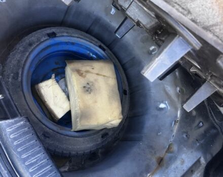 Черный Мазда Кседос 6, объемом двигателя 1.8 л и пробегом 230 тыс. км за 2200 $, фото 4 на Automoto.ua