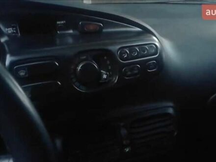 Червоний Мазда Кседос 6, об'ємом двигуна 2 л та пробігом 280 тис. км за 1500 $, фото 1 на Automoto.ua