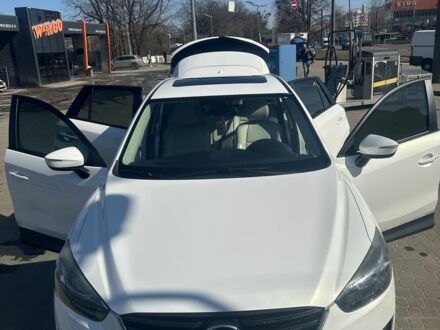 Белый Мазда Кседос 9, объемом двигателя 2.5 л и пробегом 144 тыс. км за 16100 $, фото 1 на Automoto.ua