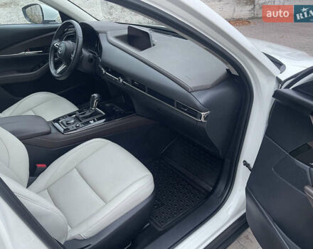 Белый Мазда CX-30, объемом двигателя 2.5 л и пробегом 103 тыс. км за 18200 $, фото 15 на Automoto.ua