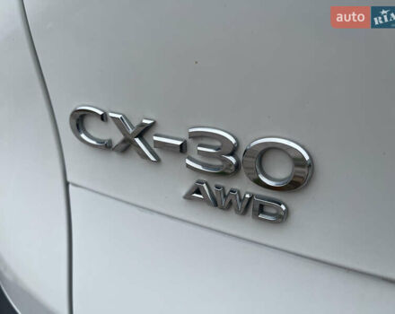 Белый Мазда CX-30, объемом двигателя 2.5 л и пробегом 103 тыс. км за 18200 $, фото 12 на Automoto.ua