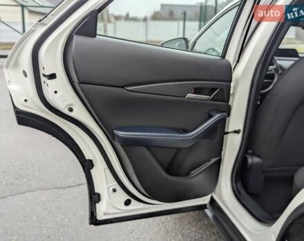 Белый Мазда CX-30, объемом двигателя 2.5 л и пробегом 43 тыс. км за 17799 $, фото 47 на Automoto.ua